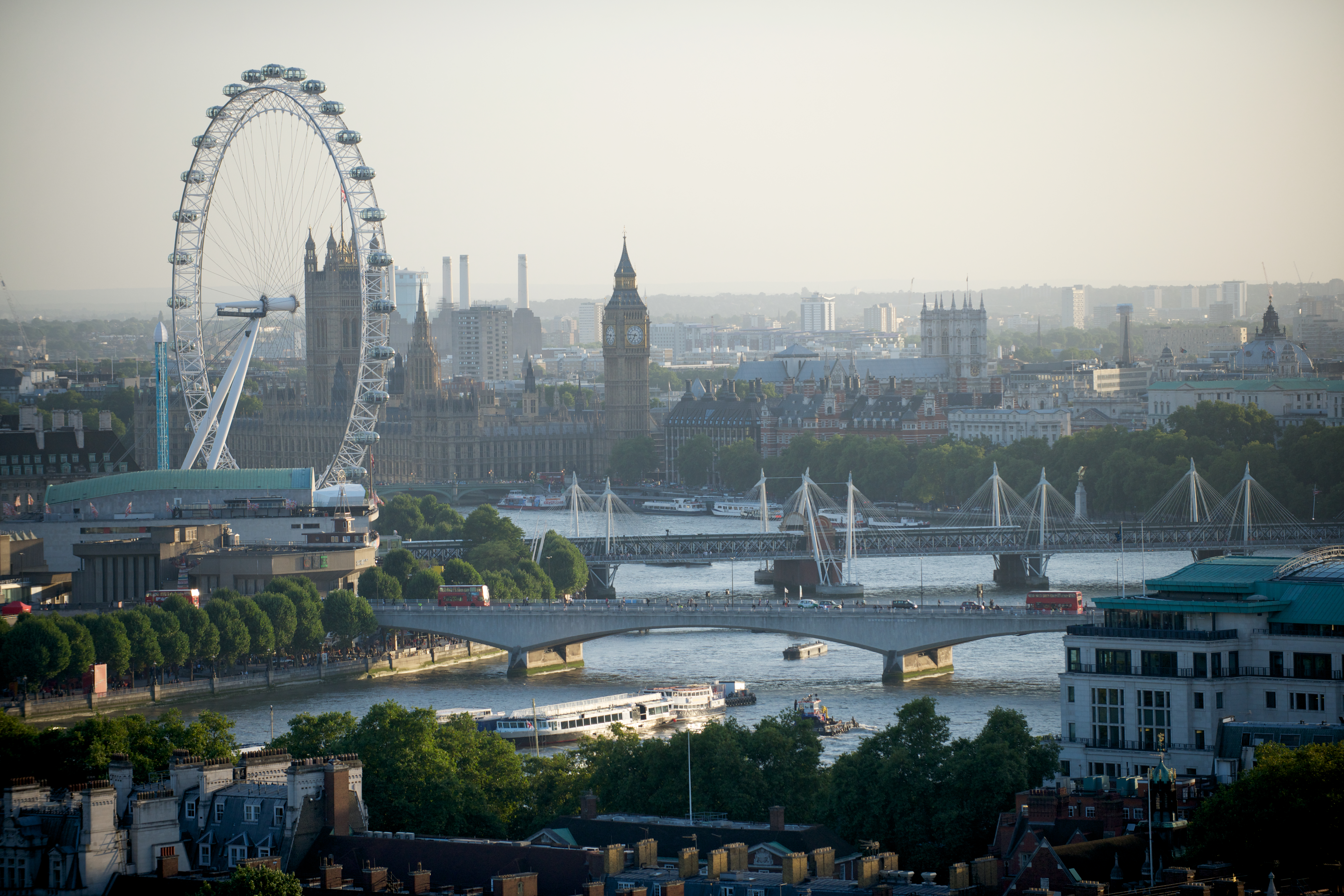 Sube a The London Eye, la noria más grande del mundo - Inglaterra Circuito Londres y Escocia